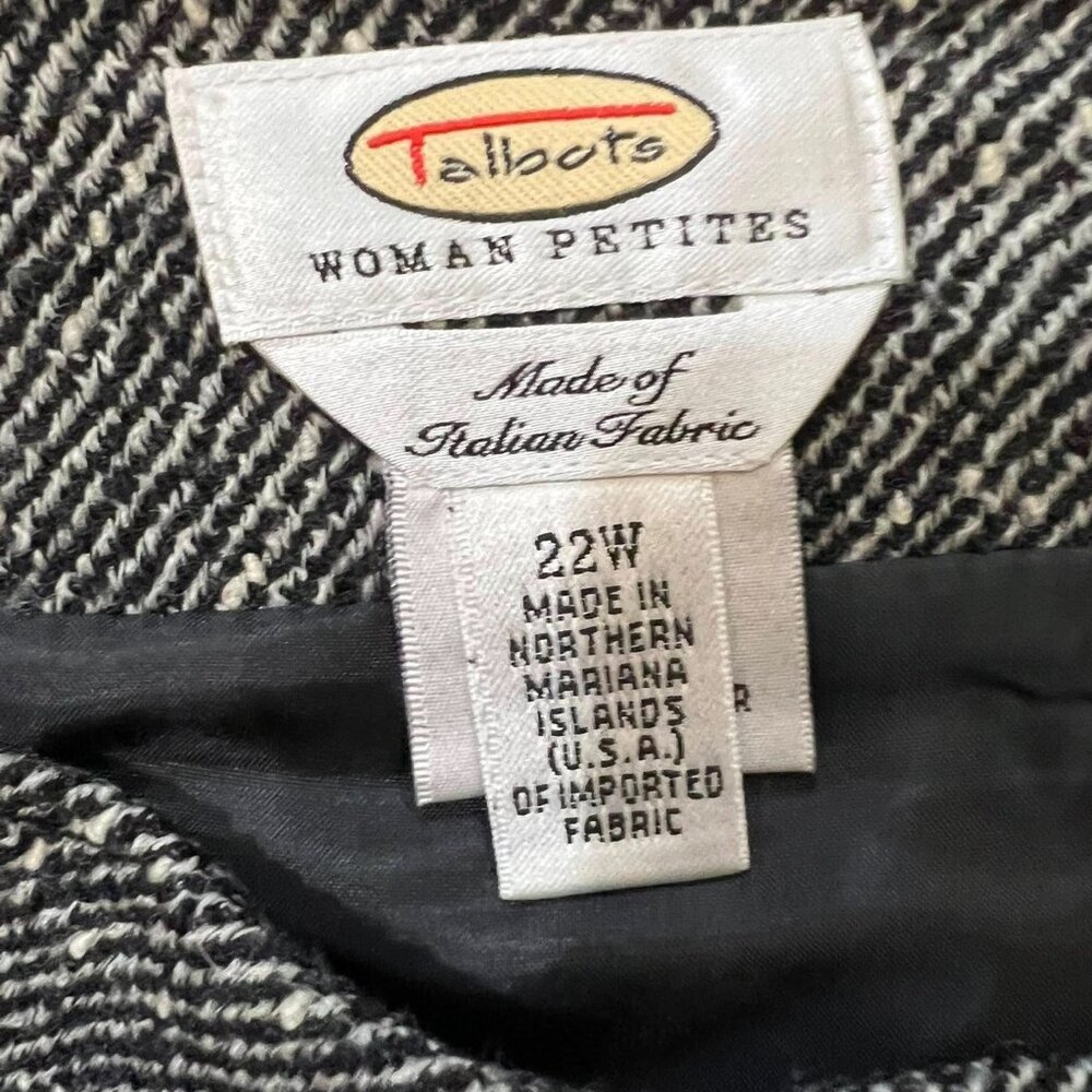 Talbots - Gray wool skirt with off-center buttons Size 22W - Picture 5 of 7